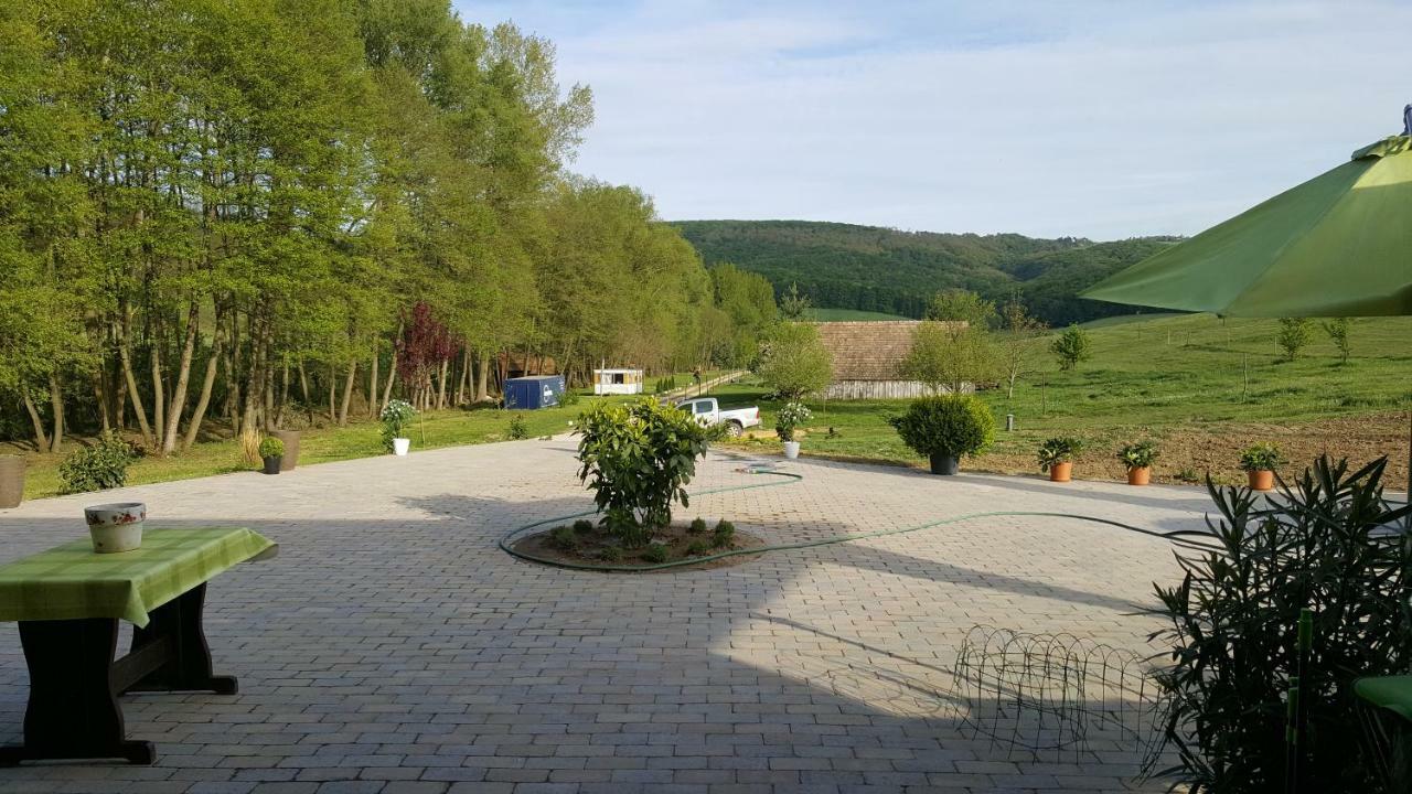 Barsonyberek Vendeghaz Bakony Hotell Jásd Exteriör bild