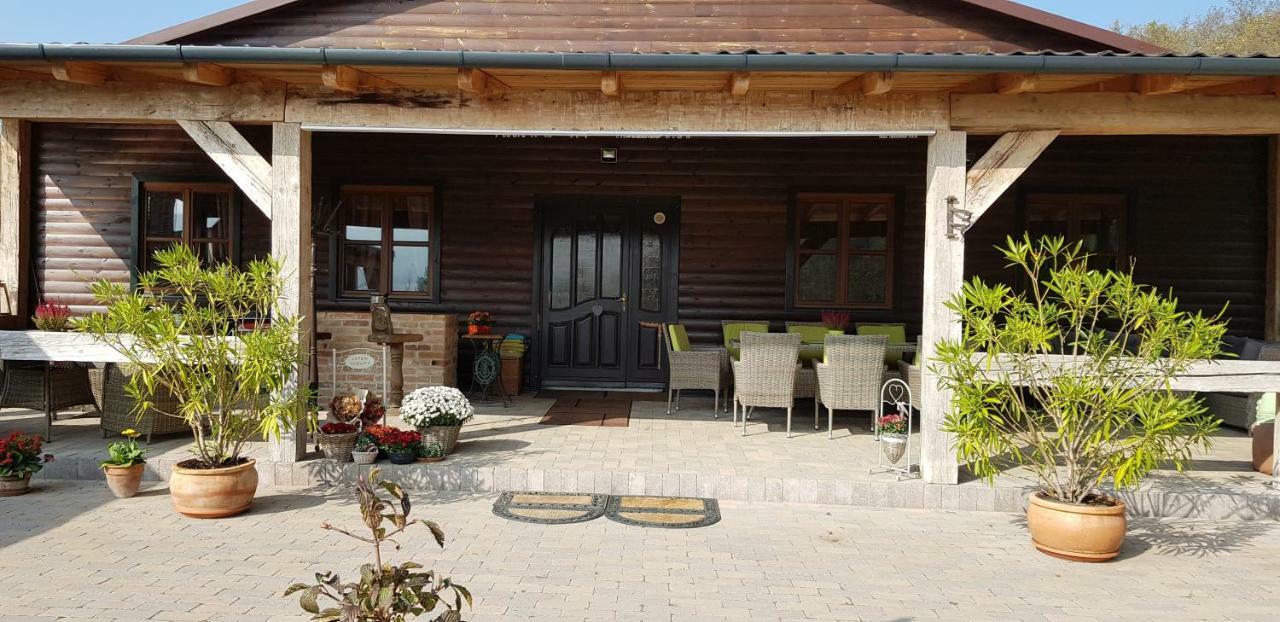Barsonyberek Vendeghaz Bakony Hotell Jásd Exteriör bild